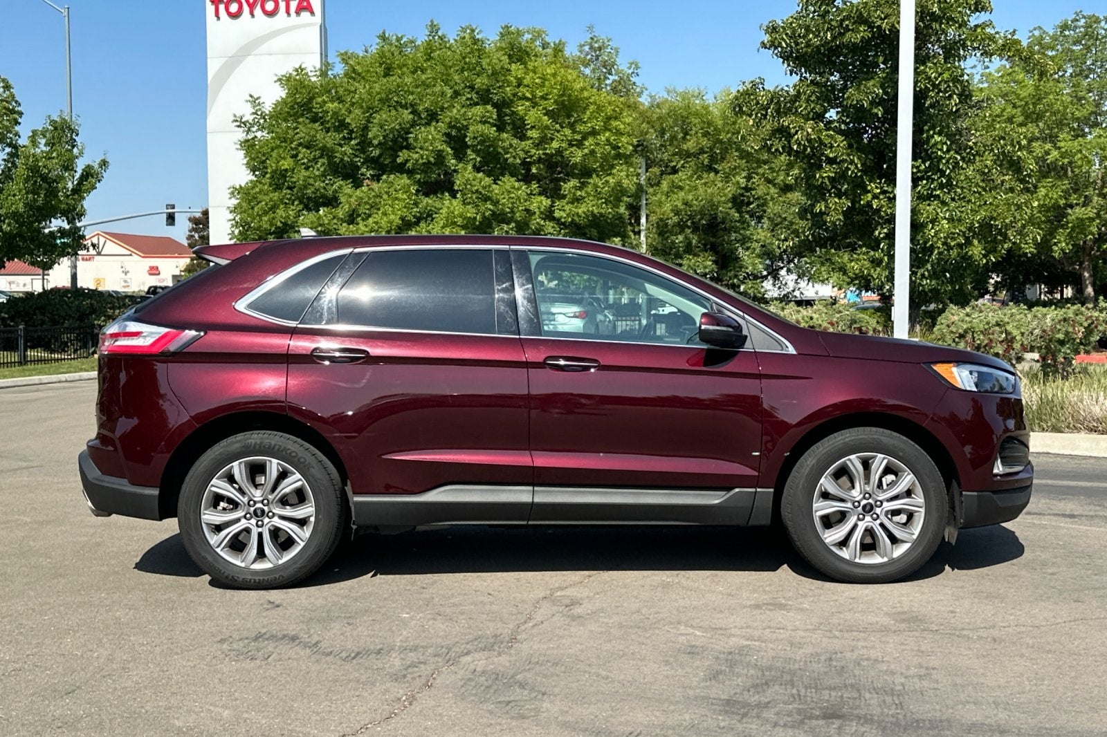2024 Ford Edge Titanium