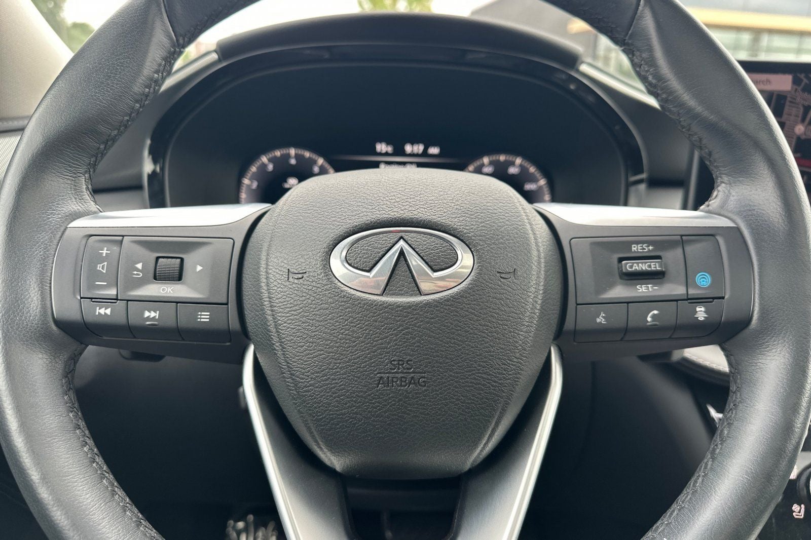 2023 INFINITI QX60 LUXE
