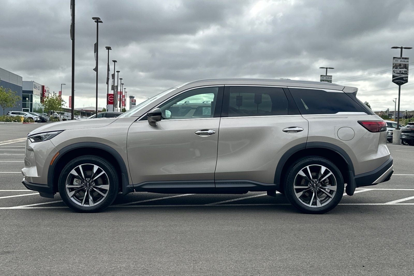 2023 INFINITI QX60 LUXE