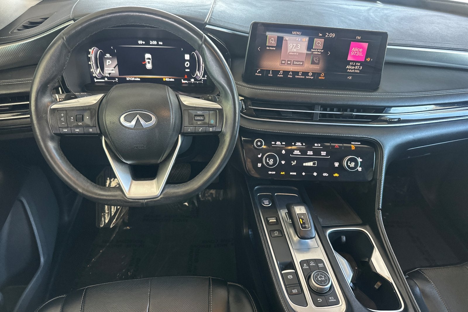 2023 INFINITI QX60 LUXE