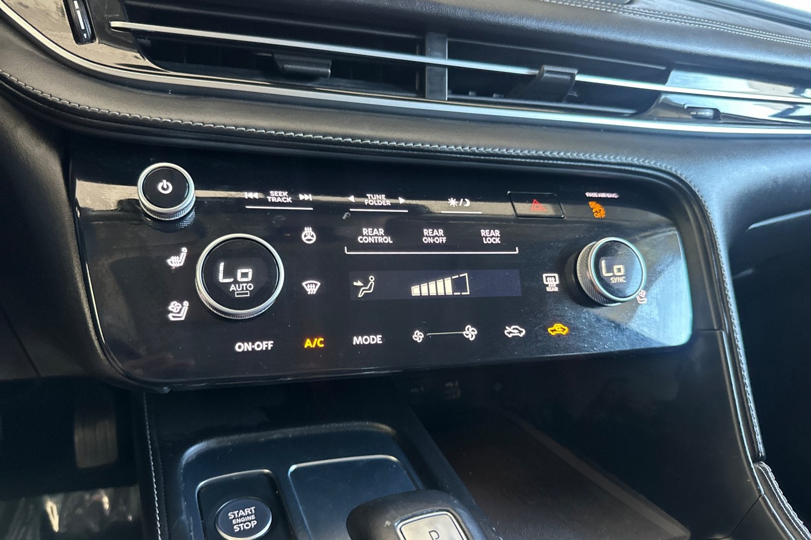 2023 INFINITI QX60 LUXE