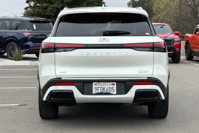 2023 INFINITI QX60 LUXE