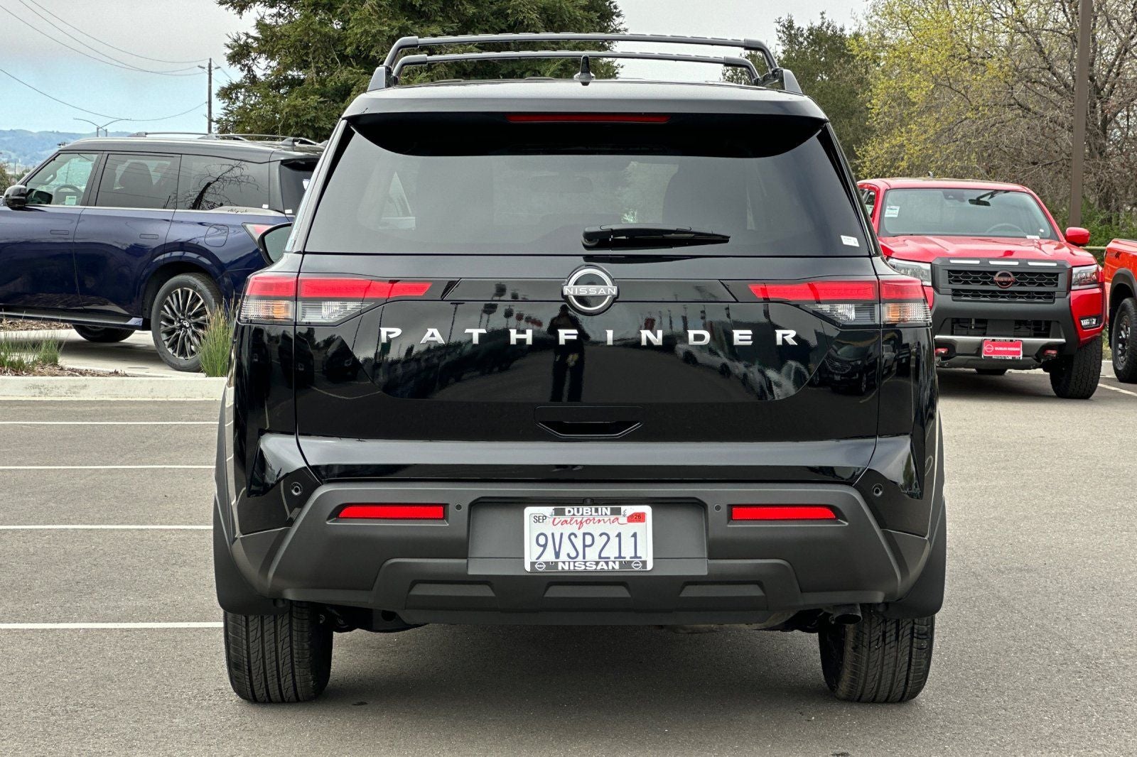 2025 Nissan Pathfinder SV