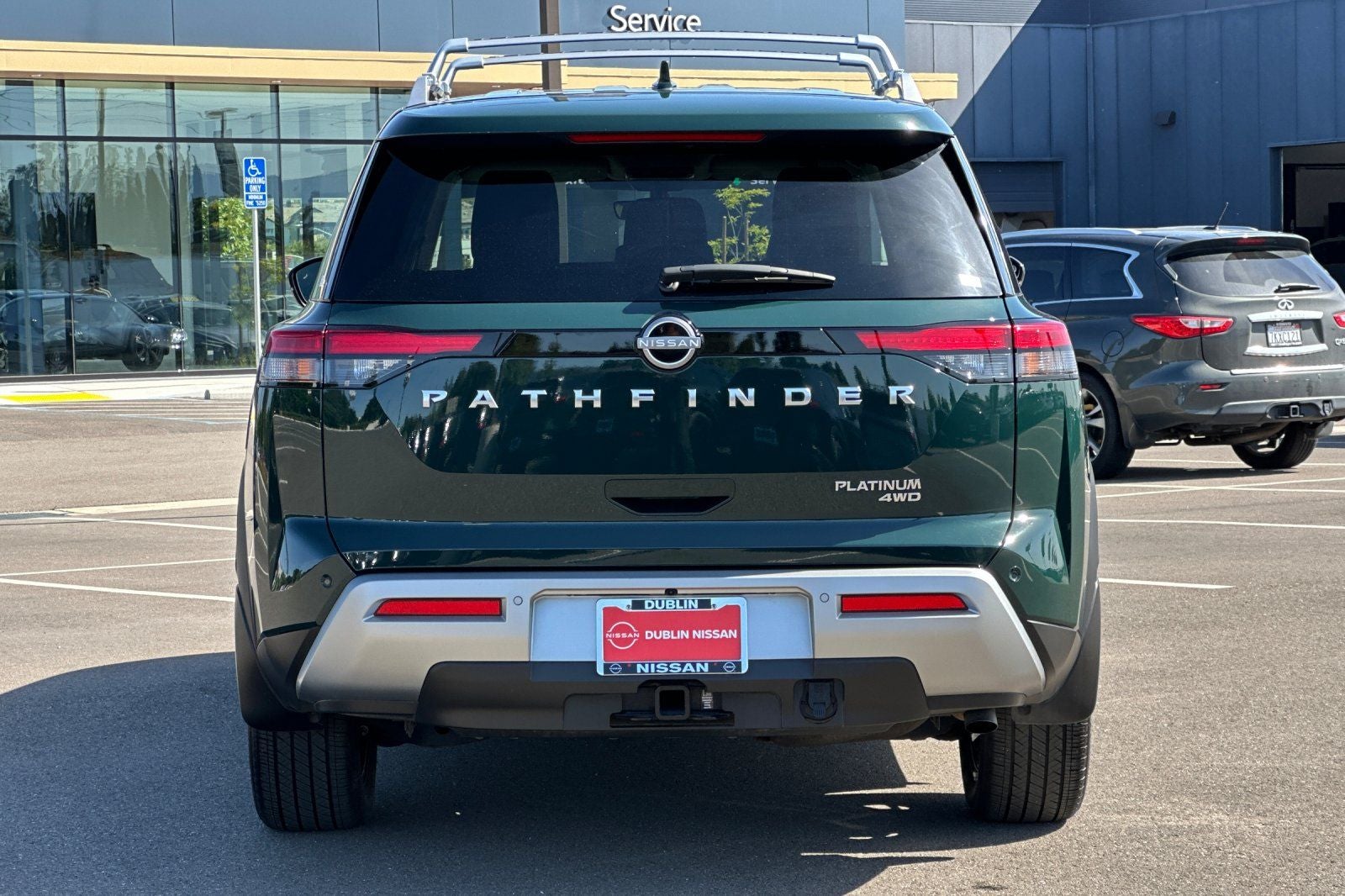 2025 Nissan Pathfinder Platinum