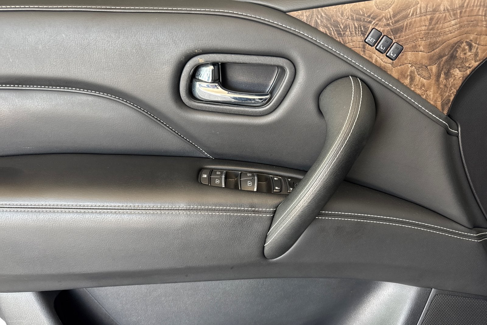 2023 INFINITI QX80 Premium Select