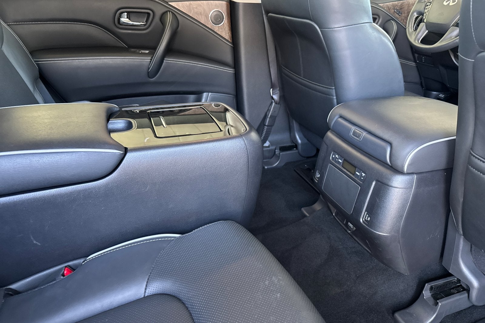 2023 INFINITI QX80 Premium Select