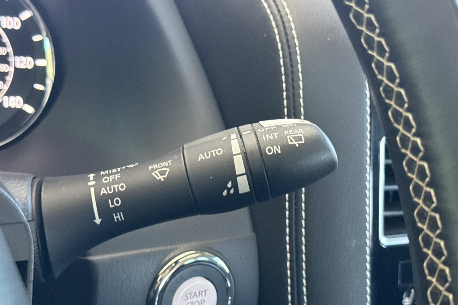 2023 INFINITI QX80 Premium Select