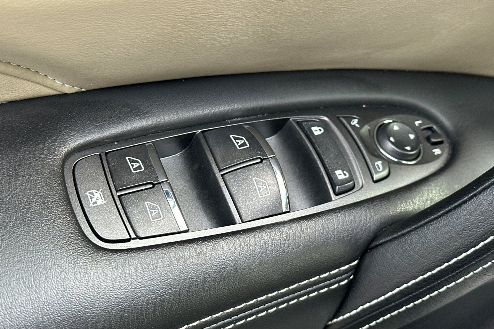 2023 INFINITI QX80 Premium Select