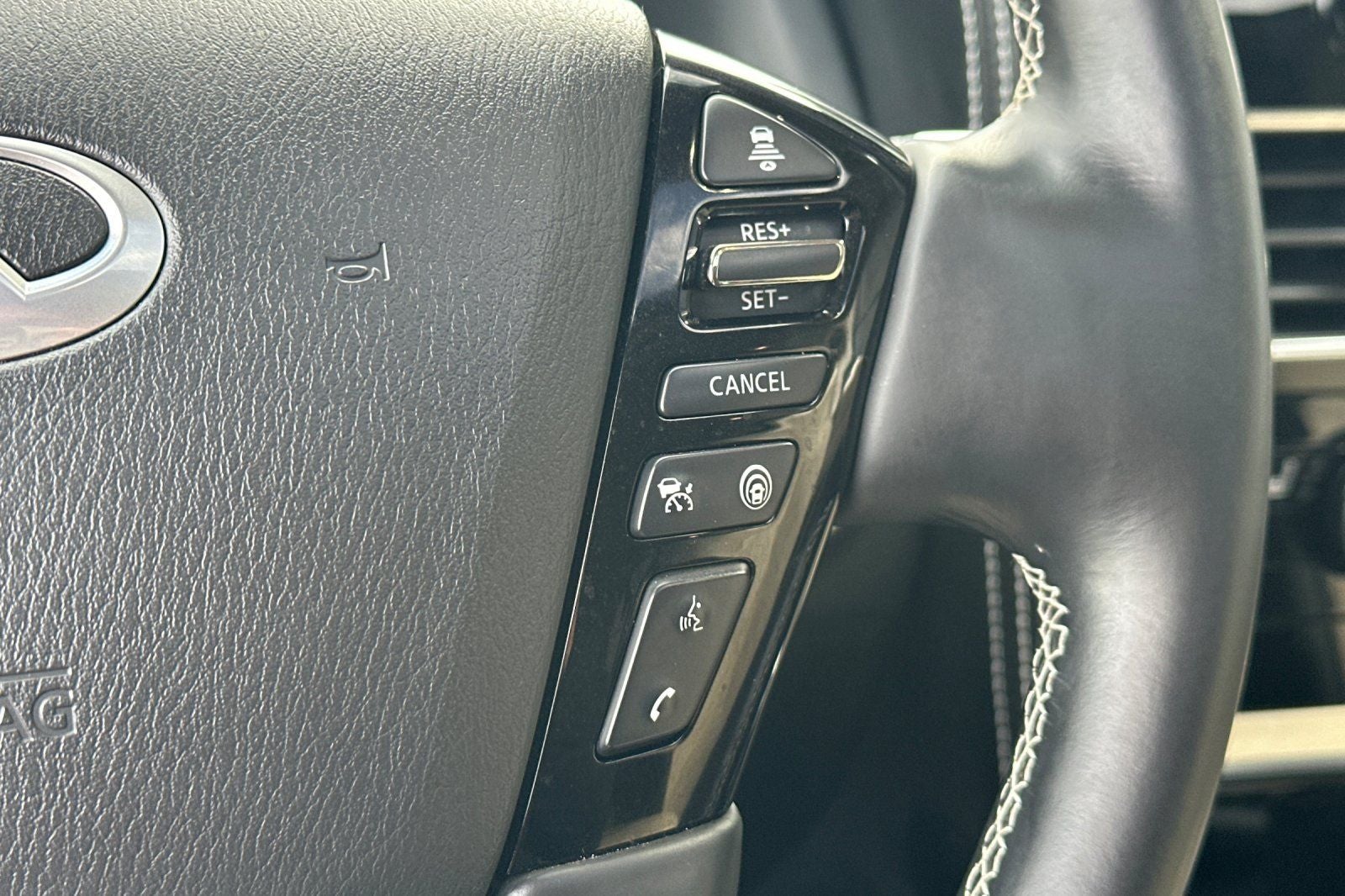 2023 INFINITI QX80 Premium Select