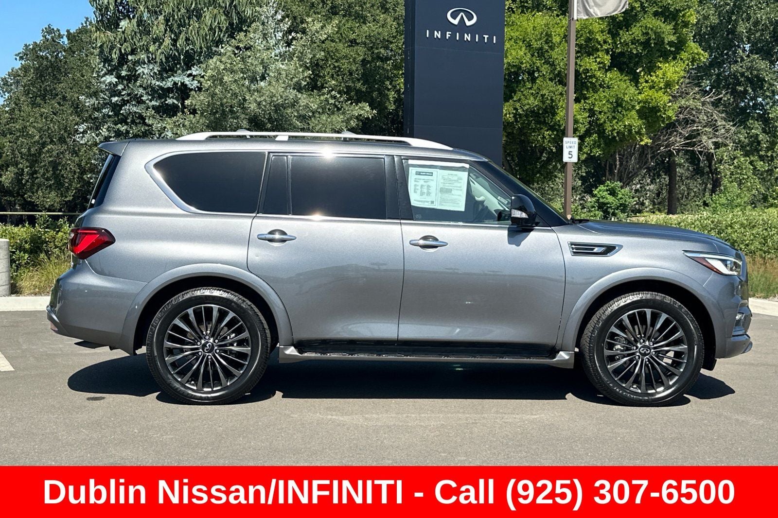 2021 INFINITI QX80 Premium Select