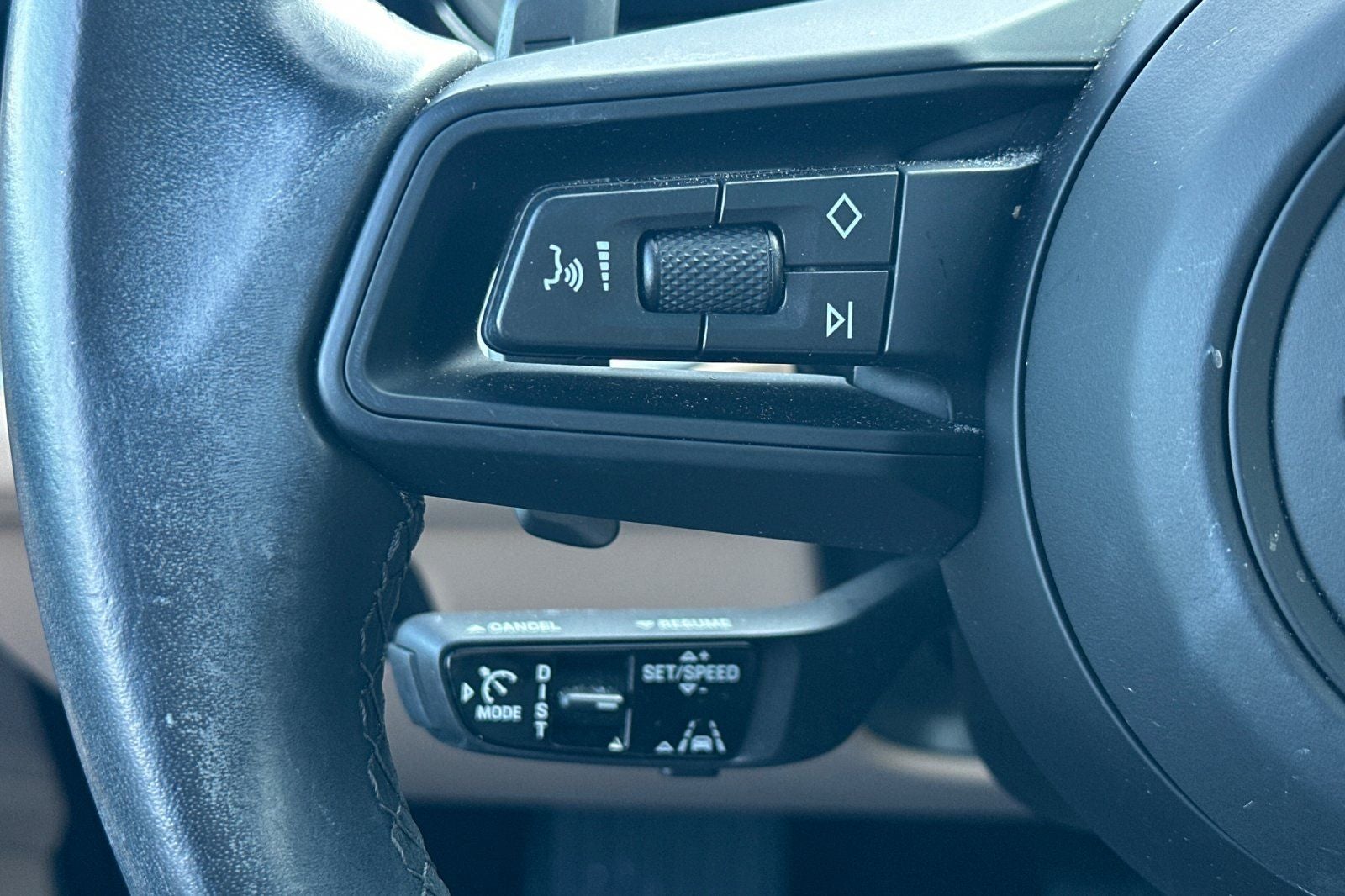 2024 Porsche Cayenne Coupe Base